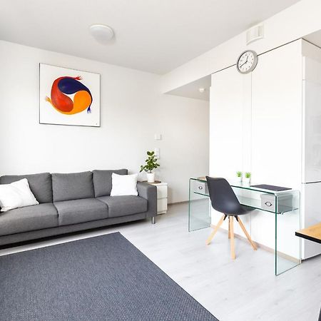 Valoisa Parvekkeellinen Kaksio, Oma Parkkipaikka Apartment Tampere Exterior photo