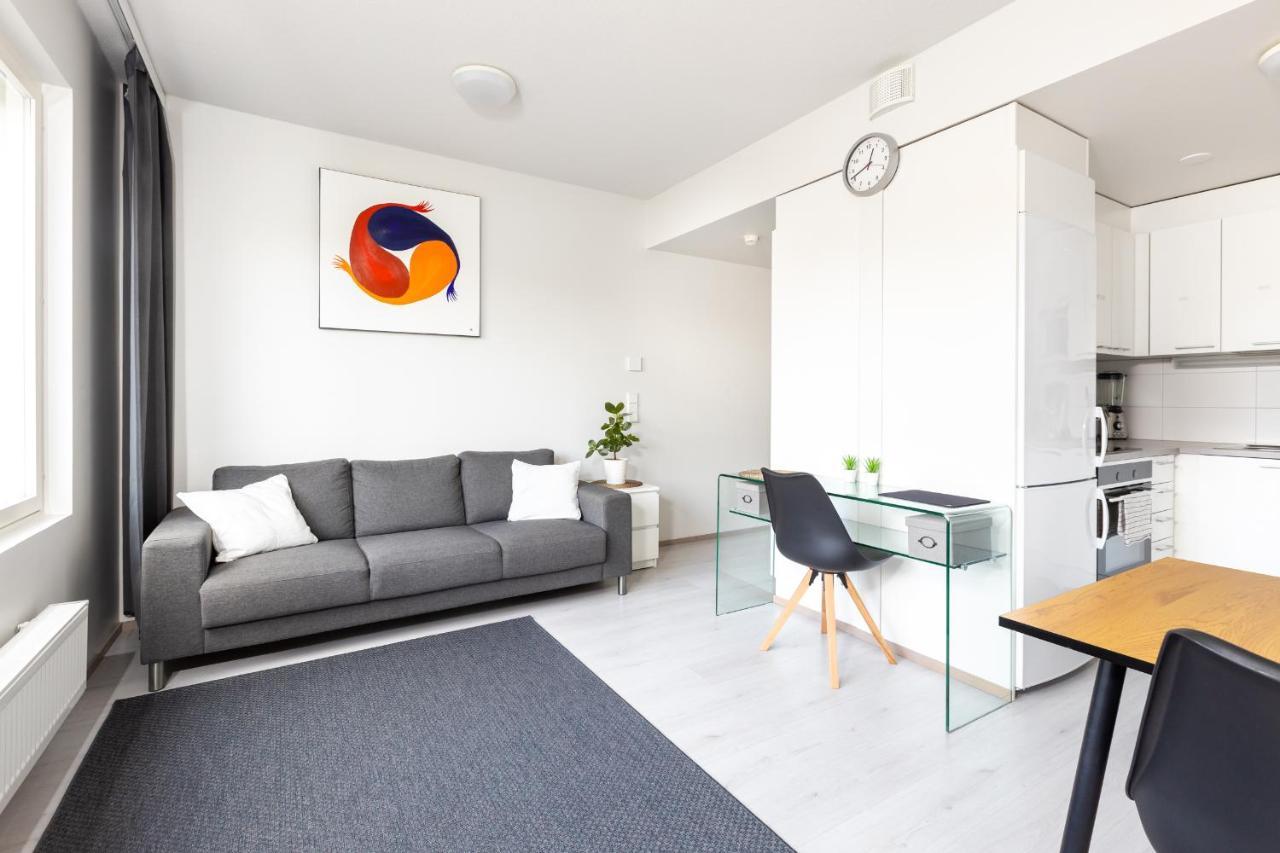 Valoisa Parvekkeellinen Kaksio, Oma Parkkipaikka Apartment Tampere Exterior photo